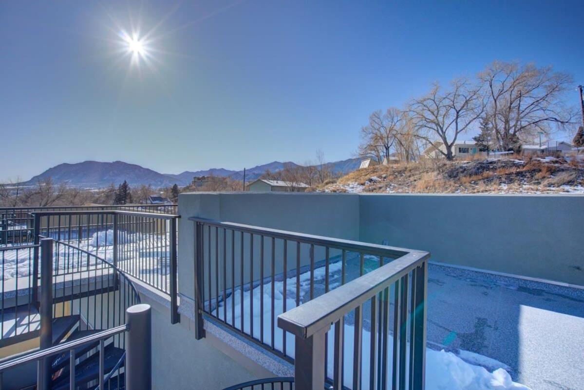 4Bd Home W Rooftop Patio Fire Pit & Mountain Views Colorado Springs Kültér fotó